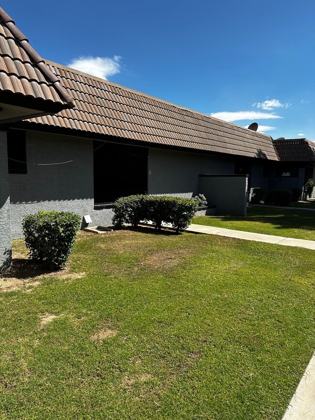 property at 9013 W Elm St