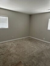 2423 Palomas Dr NE in Albuquerque, NM - Foto de edificio - Building Photo
