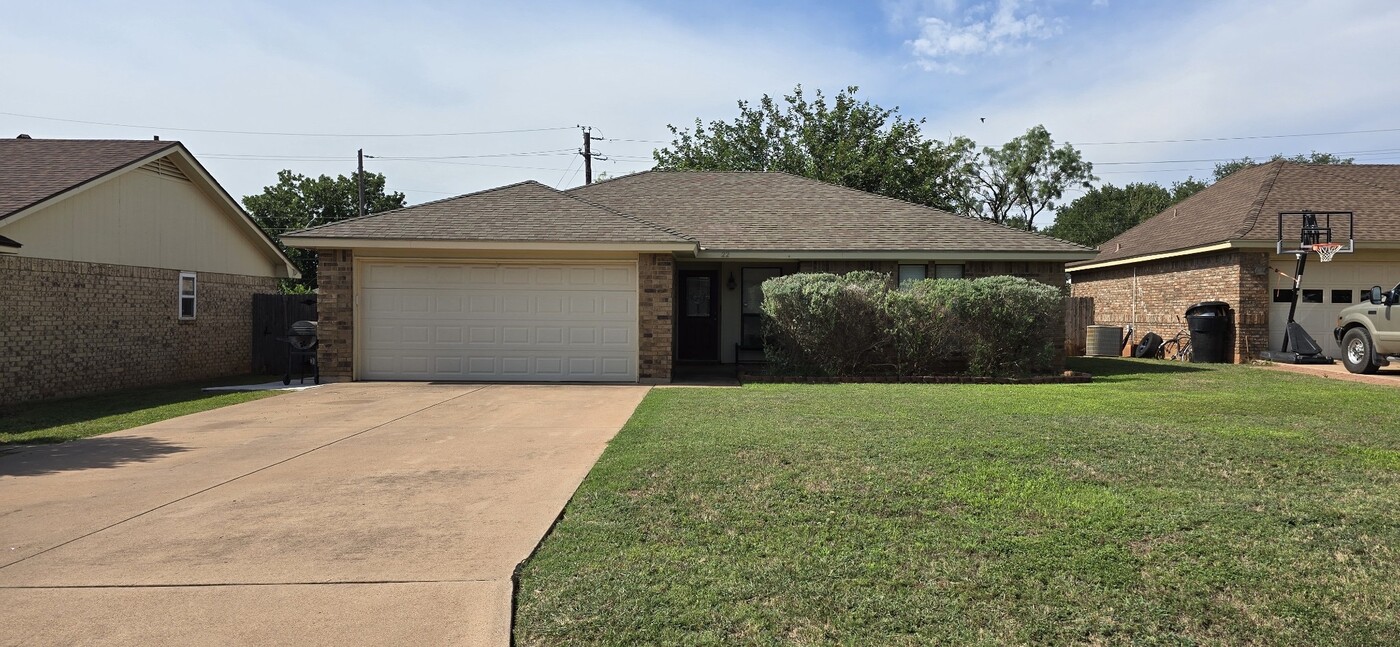 22 Queen Ann's Lace in Abilene, TX - Building Photo