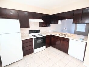 1225 Dallas Dr in Denton, TX - Building Photo - Building Photo