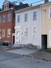 2410 Jane St, Unit 1 in Pittsburgh, PA - Building Photo - Building Photo
