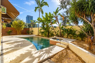 3204 W Empedrado St in Tampa, FL - Building Photo - Building Photo