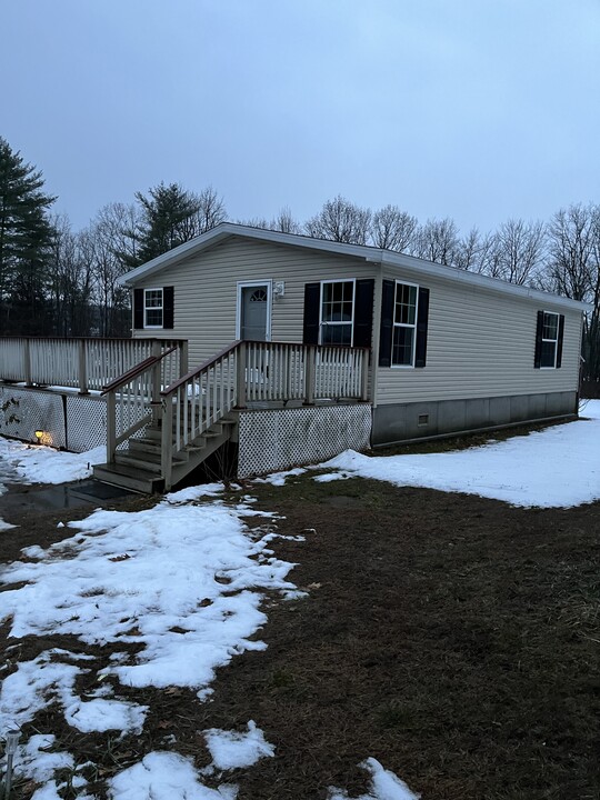 73 James Rd in Swanzey, NH - Building Photo