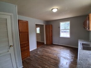 305 N Logan Ave in Danville, IL - Building Photo - Building Photo