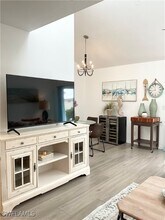 964 8th Ave S in Naples, FL - Foto de edificio - Building Photo