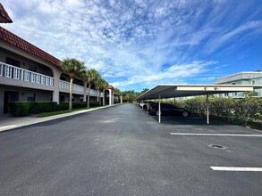 1750 Belleair Forest Dr in Belleair, FL - Building Photo - Building Photo