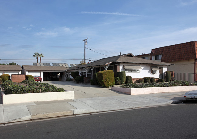 15419-15431 Loukelton St in La Puente, CA - Building Photo - Building Photo