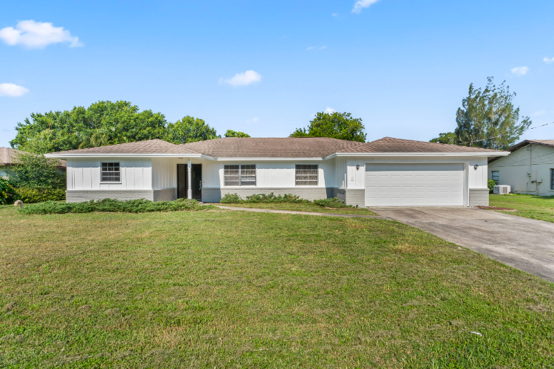 2118 Huntington Ave in Sarasota, FL - Foto de edificio