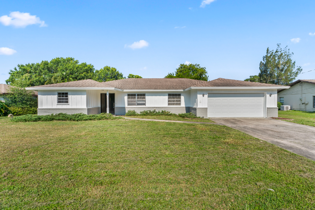 property at 2118 Huntington Ave