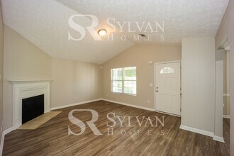 11 Laurel Dr in Newnan, GA - Building Photo - Building Photo