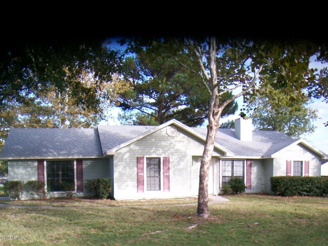 property at 1792 Creekbank Dr