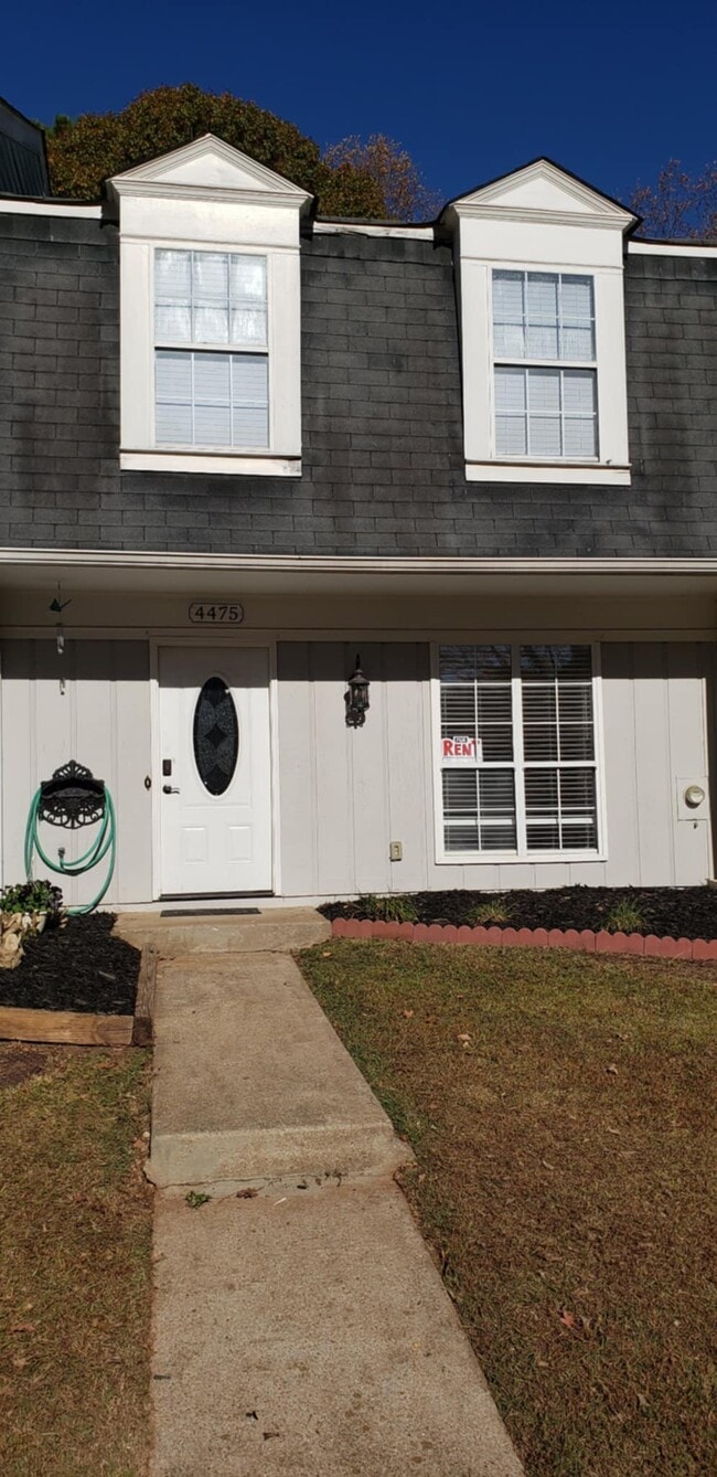 4475 Aspen Woods Ct in Doraville, GA - Foto de edificio - Building Photo