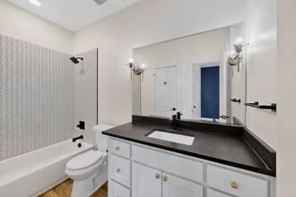 800 S Welch St in Denton, TX - Building Photo - Building Photo