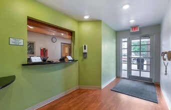 Furnished Studio-Lake Worth in Lake Worth Beach, FL - Foto de edificio - Building Photo