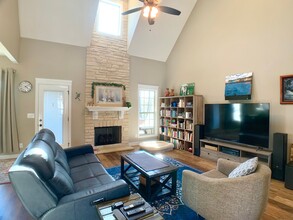 214 Penelope Ln in Clarksville, TN - Foto de edificio - Building Photo