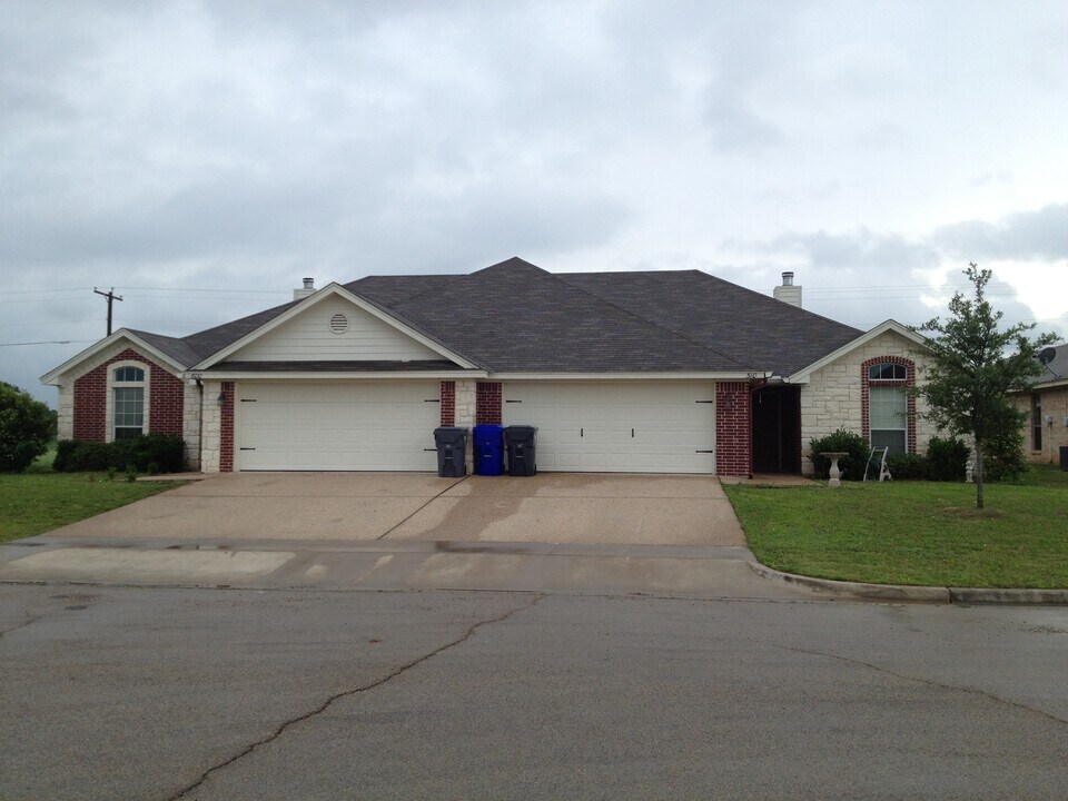 600 Prosperity Trail in McGregor, TX - Building Photo