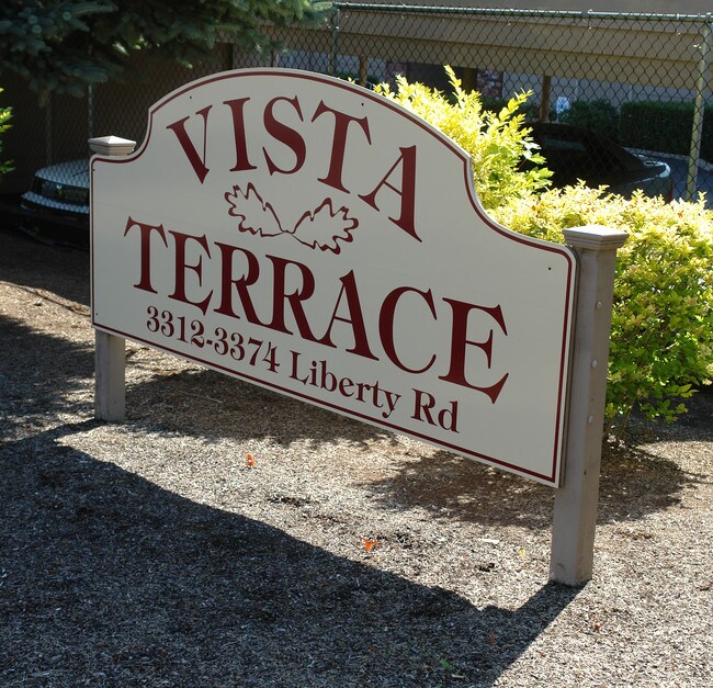 Vista Terrace Apartments in Salem, OR - Building Photo - Building Photo