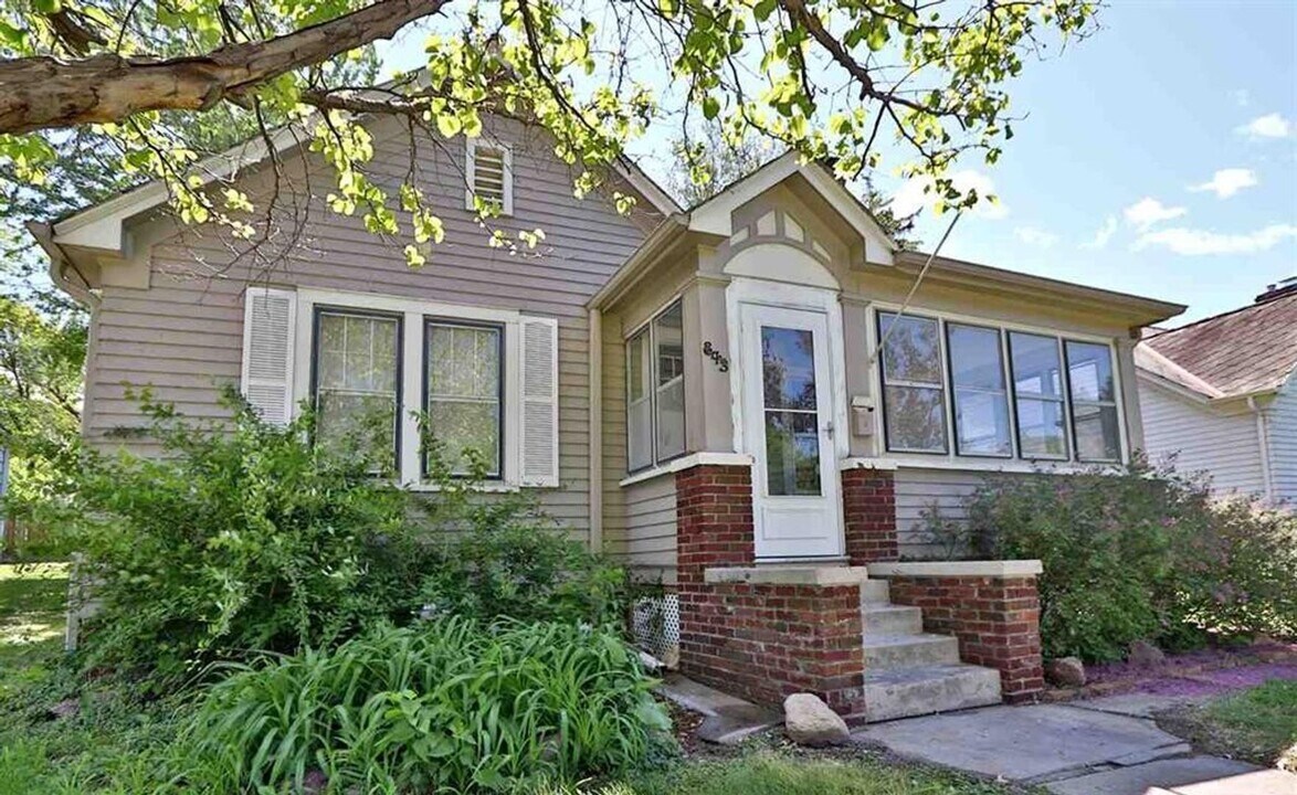 843 S 60th St in Omaha, NE - Building Photo