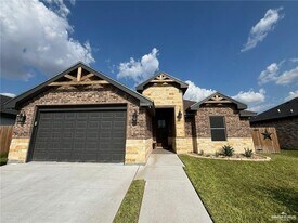 20 N Sugar Bear Dr in Edinburg, TX - Building Photo