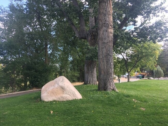 2855 Idlewild Dr in Reno, NV - Building Photo - Building Photo