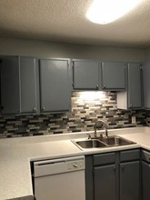 Willow Creek Apartments in Knoxville, TN - Building Photo - Building Photo