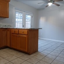 1207 Canal St, Unit 4 in Pascagoula, MS - Foto de edificio - Building Photo