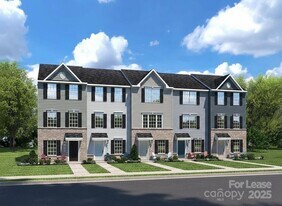 8025 District Dr in Charlotte, NC - Building Photo