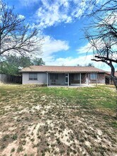 108 King Johns Pl in Del Rio, TX - Building Photo - Building Photo