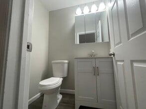 432 Viola St in Camden, NJ - Building Photo - Building Photo