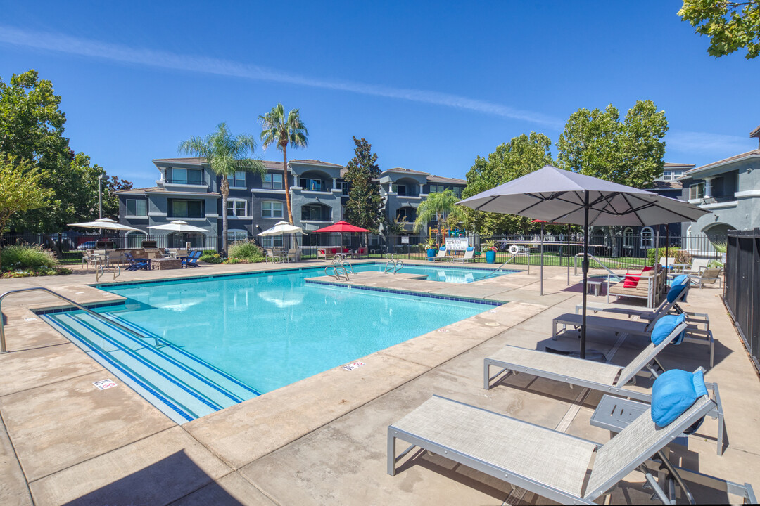 Lofts in Sacramento, CA - Foto de edificio