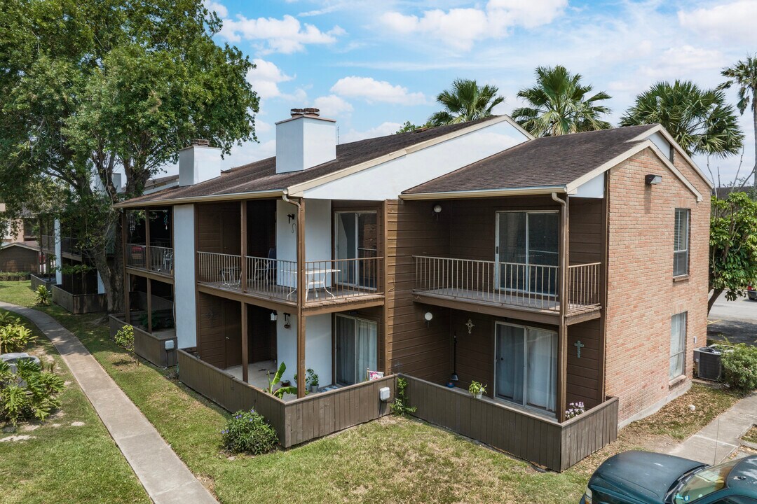 Vacation Time Condos at VICC in Brownsville, TX - Building Photo