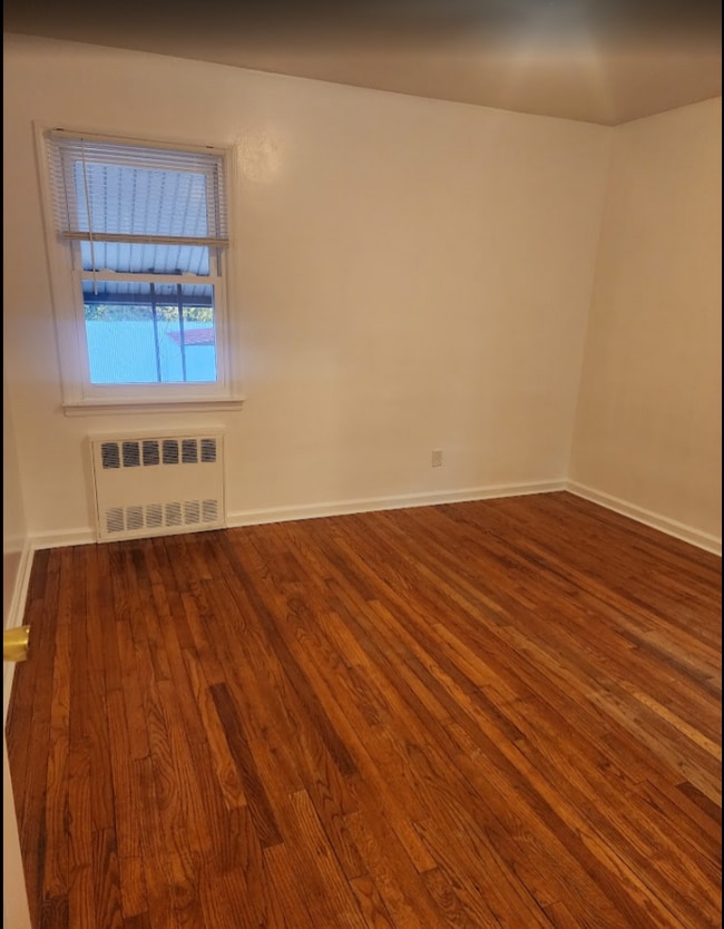 365 Burgher Ave in Staten Island, NY - Foto de edificio - Building Photo