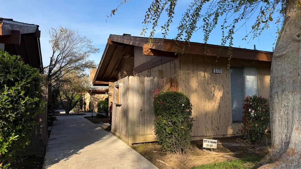 5707 N Valentine Ave in Fresno, CA - Building Photo