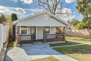 106 W Haya St in Tampa, FL - Building Photo