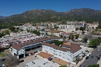 10237 Tujunga Canyon Blvd in Los Angeles, CA - Building Photo - Building Photo