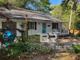 571 Dogwood Ave in Fairhope, AL - Building Photo
