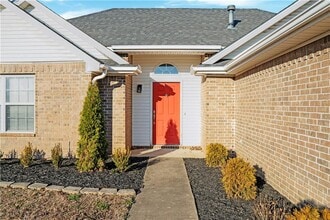 808 Emerald St in Lowell, AR - Building Photo - Building Photo