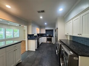 4022 Drummond St in Houston, TX - Building Photo - Building Photo