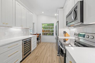 15 Commodore Pl in Palm Beach Gardens, FL - Building Photo - Building Photo