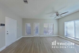 2320 Shinnery Oak Dr in Plano, TX - Building Photo - Building Photo