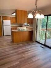 1525 Woburn St in Bellingham, WA - Building Photo - Building Photo