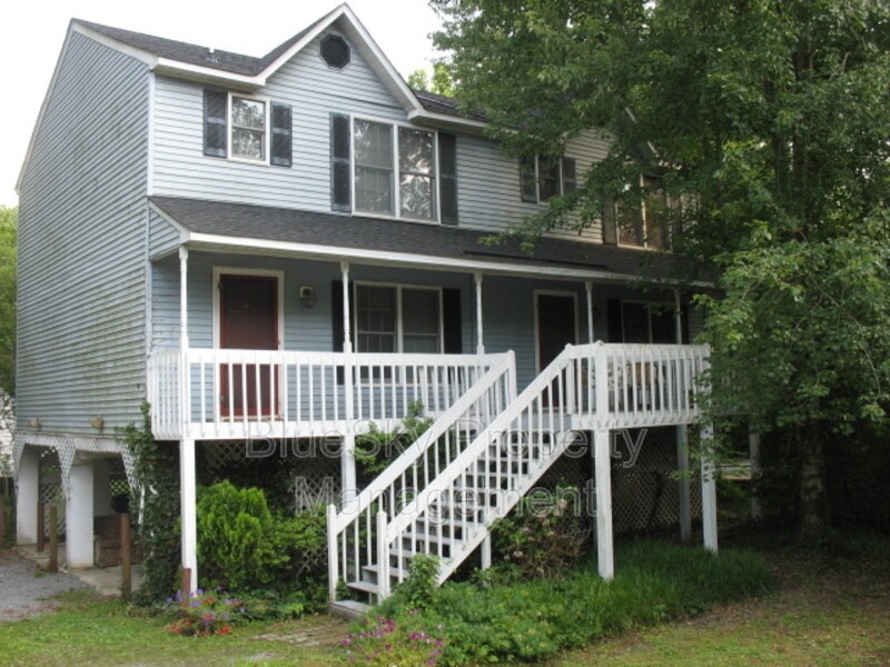 1820 Stadium Rd in Charlottesville, VA - Building Photo