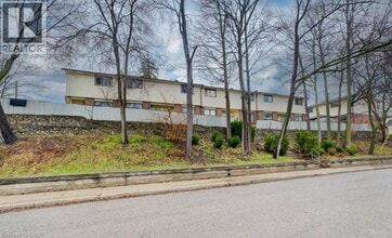 4 Ramore St in Cambridge, ON - Building Photo - Building Photo