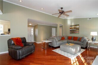 9131 Glisson Ct in Charlotte, NC - Building Photo - Building Photo