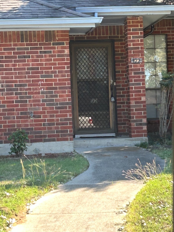 property at 122 Larchbrook Dr