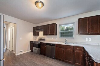 8774 Tiburon Ln in Richland, MI - Building Photo - Building Photo