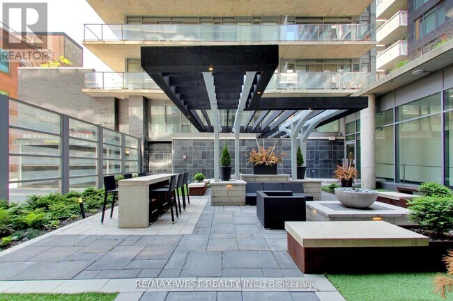 650 King St W in Toronto, ON - Building Photo - Building Photo