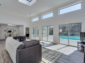 32 Lewis Rd in East Quogue, NY - Building Photo - Building Photo