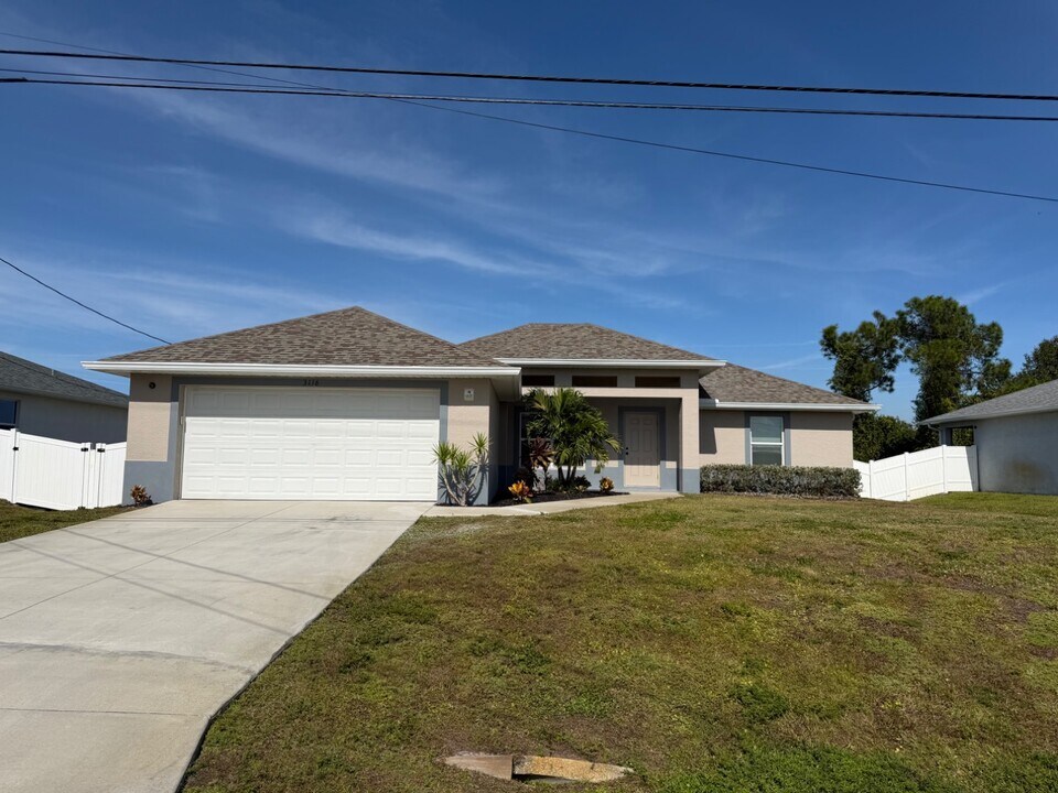 3116 37th St SW in Lehigh Acres, FL - Building Photo