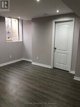 16 Larande Ct in Brampton, ON - Building Photo - Building Photo